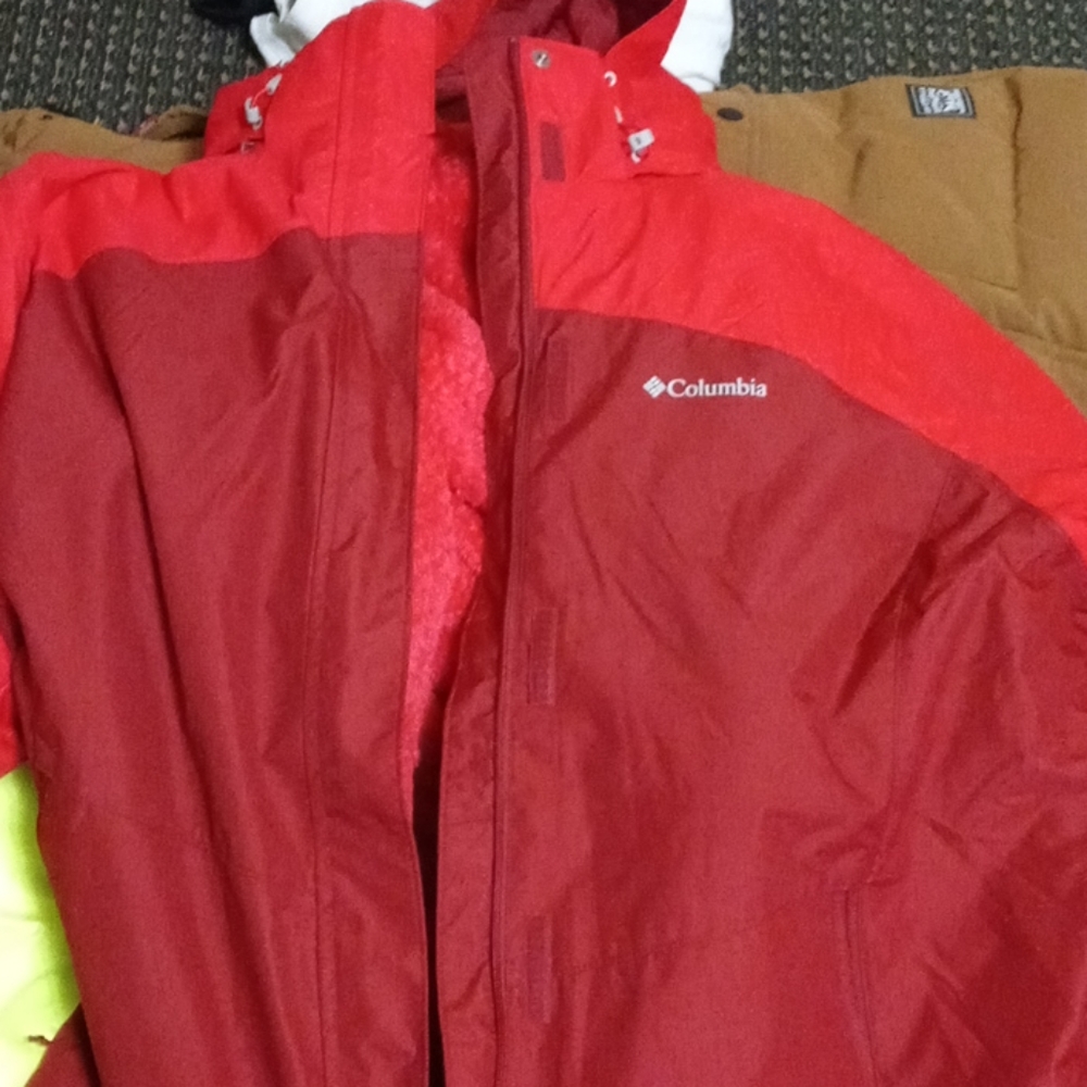 A jacket - Picture 4 of 4